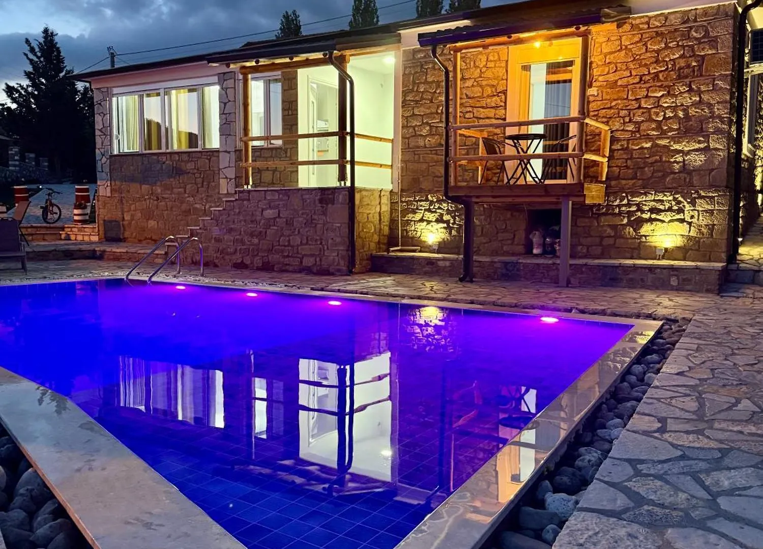Affittacamere Hotel Mimani Stone House Roshnik Albania
