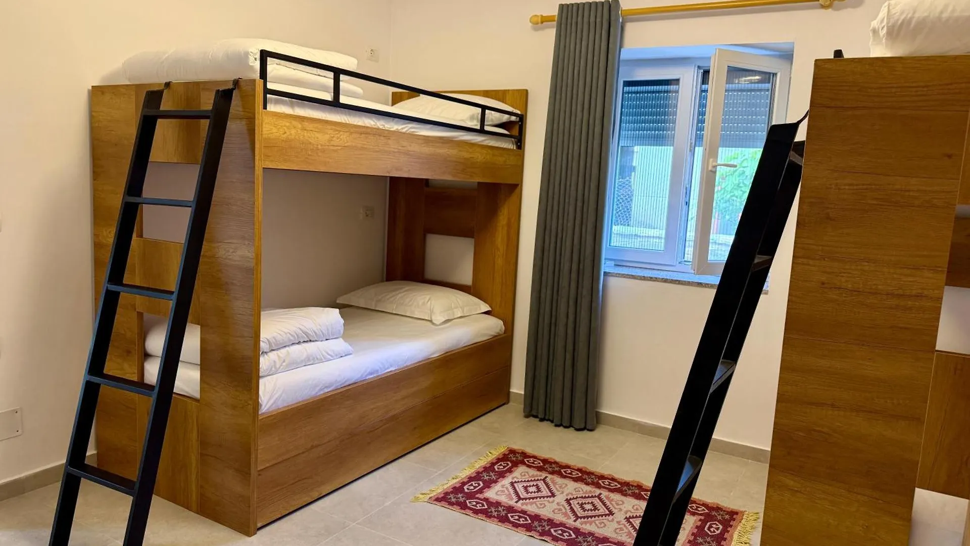 Hotel Mimani Stone House Roshnik 0*,