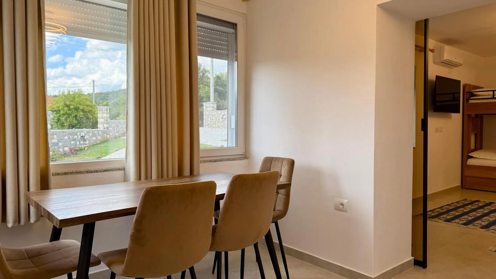 Affittacamere Hotel Mimani Stone House Roshnik Albania